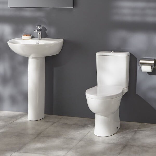 JACOB DELAFON - WC à poser sans bride sortie horizontale Patio avec abattant standard - large