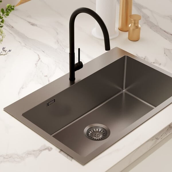 SWISS AQUA TECHNOLOGIES - Set mitigeur lavabo + mitigeur monocommande cuisine avec douchette extractible 2 jets, noir mat (SATBSBW288C) - large