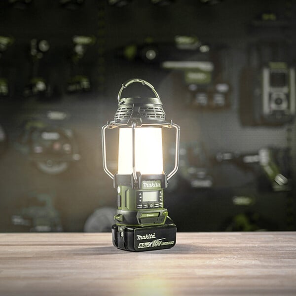 MAKITA - Radio avec lanterne LED LXT ® Makita Adventure DMR056 14,4 à 18 V Li-Ion - Usb- Bluetooth - DAB - Produit seul - large