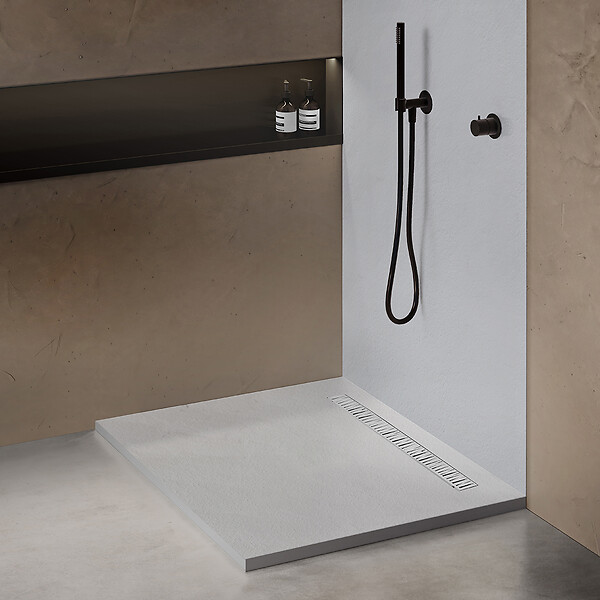 U-TILE - Receveur résine 100 x 100 cm blanc effet granit - grille caniveau excentrée - large