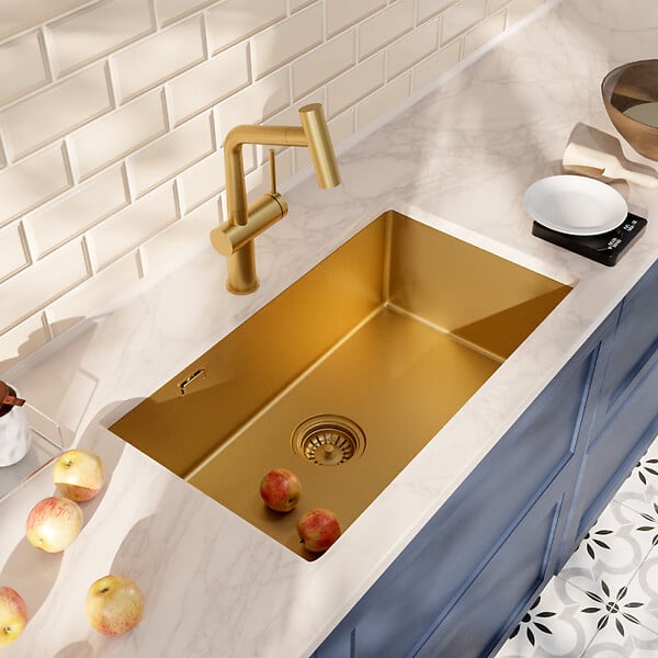 CERAMIA - Timeless 68x45x21 cm évier sous plan en inox 304 +  mitigeur inox avec douchette extractible, or brossé (TMLKSU-6845BG-M1) - large