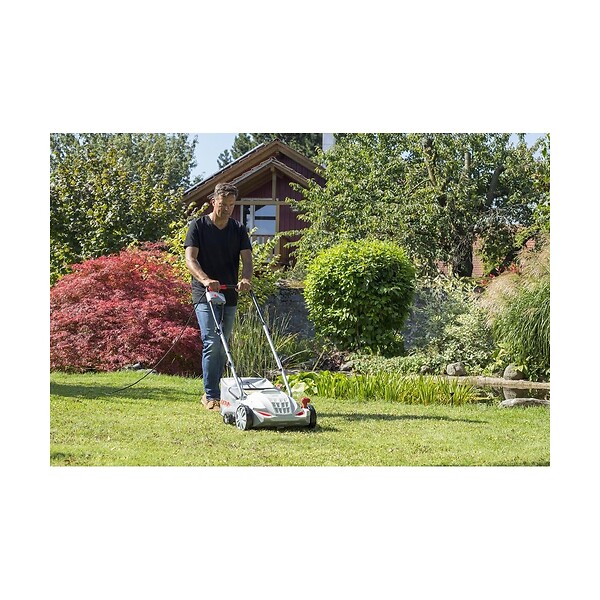IKRA - Scarificateur à gazon électrique 1500W, 32cm - Aérateur de pelouse 2en1 scarification & émoussage, bac 30L Entretien gazon IKRA - large