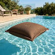 SOO  SANTAI - Coussin piscine flottant 45 × 45 × 25 cm intérieur / extérieur SANS billes de polystyrène – Brun (SCF4545-5) - vignette