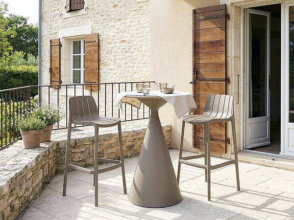 HABITAT ET JARDIN - Table et chaises hautes de bistrot empilables "Vaena" - 2 places - Taupe - large
