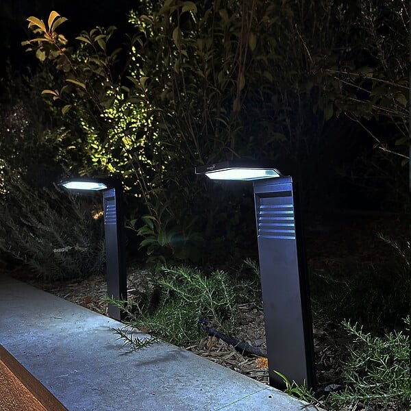 LUMISKY - 8 Potelets solaires OSTRY H41cm 150LM - large
