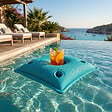 SOO  SANTAI - Coussin piscine flottant porte-verres 75x75 cm bleu – billes incluses (à remplir) – intérieur / extérieur (PPF7575-4-SET) - vignette