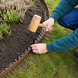 GT GARDEN - Bordure de jardin flexible marron - 3,8 cm x 10 mètres avec 20 piquets d'ancrage - vignette