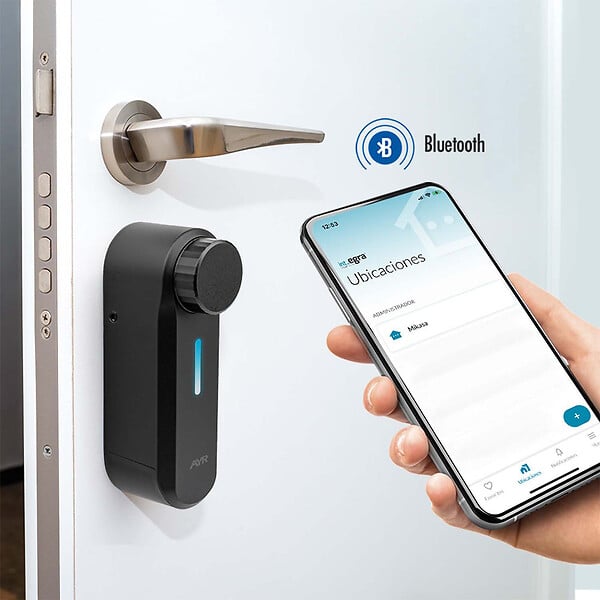 AYR - AYR Serrure connectée int_PASS 515 : Bluetooth, pilotable à distance, alarme intégrée 100dB, finition mat chrome - large