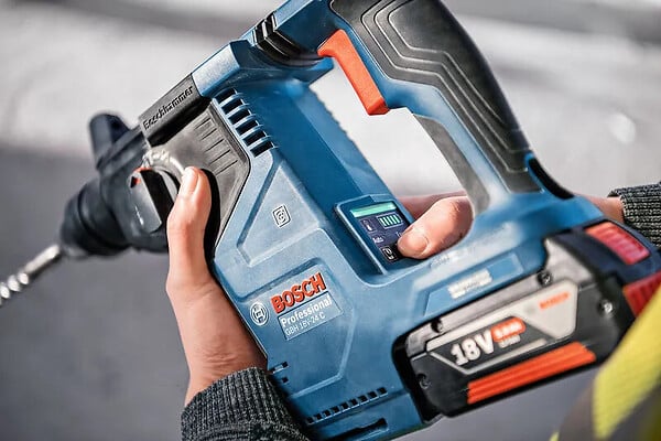 BOSCH - Perforateur sans-fil SDS-plus BOSCH 0611923001 GBH 18V-24 C Professionnal dans L-boxx 238 (sans batteries, sans chargeur) - large