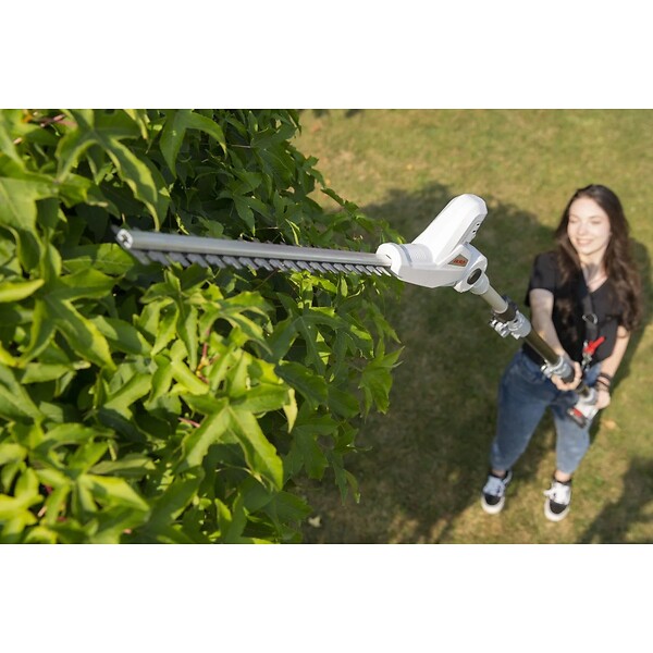 IKRA - Taille haie téléscopique 20V - Longueur de coupe 40 cm - Batterie lithium 2.0Ah Chargeur 20V IKRA - large