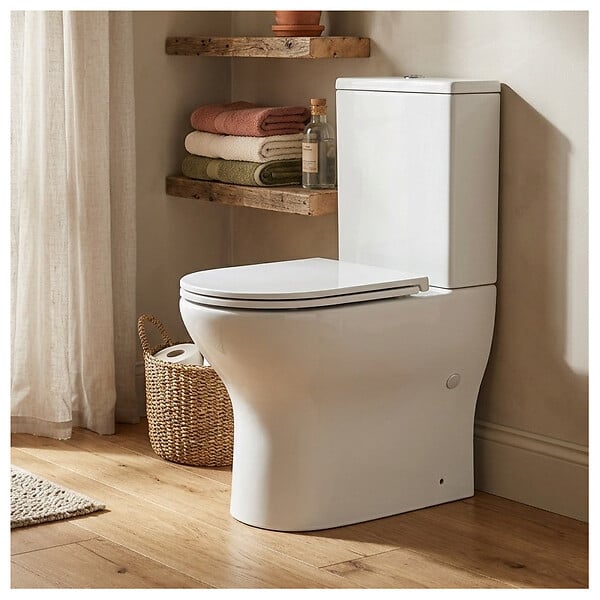 SWISS AQUA TECHNOLOGIES - Brevis Combi WC à poser sans bride en céramique compatible PMR avec abattant SoftClose, blanc (SATBRE033RREXVPP) - large