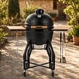 INTEC - Barbecue à charbon de bois Céramique Kamado Noir 2 zones de cuisson Grill & Fumoir Ø56cm - Barbecue mobile + 2 tablettes INTEC - vignette
