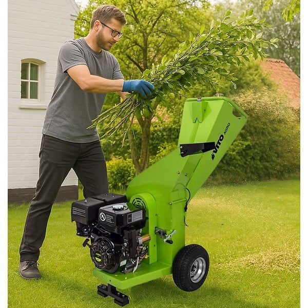 VITO - Broyeur de végétaux Thermique 7CV - Déchiqueteuse 2 Lames de coupe - Branches Ø 70mm - 4T OHV 208Cm3 Poignées VITO - large
