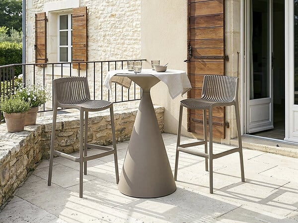 HABITAT ET JARDIN - Table et chaises hautes de jardin bistrot empilables "Néora" - 2 places - Taupe - large