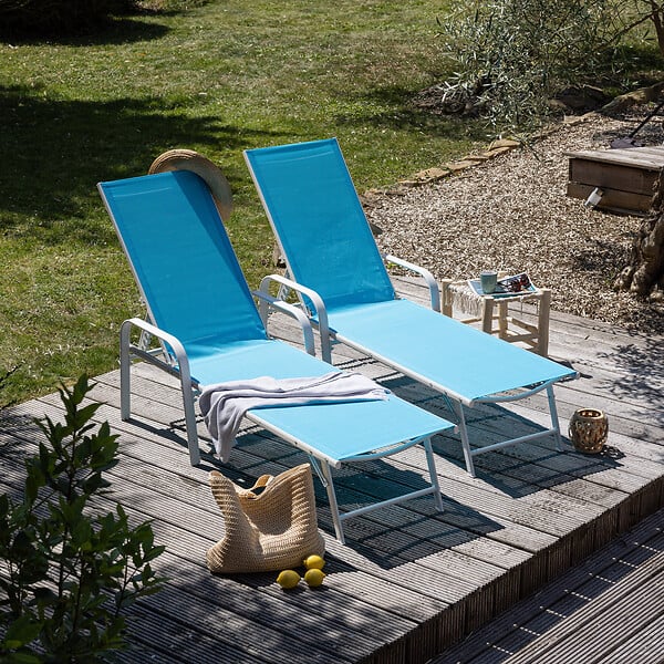 HAPPY GARDEN - Lot de 2 bains de soleil SARDINIA en textilène bleu - structure blanche - large
