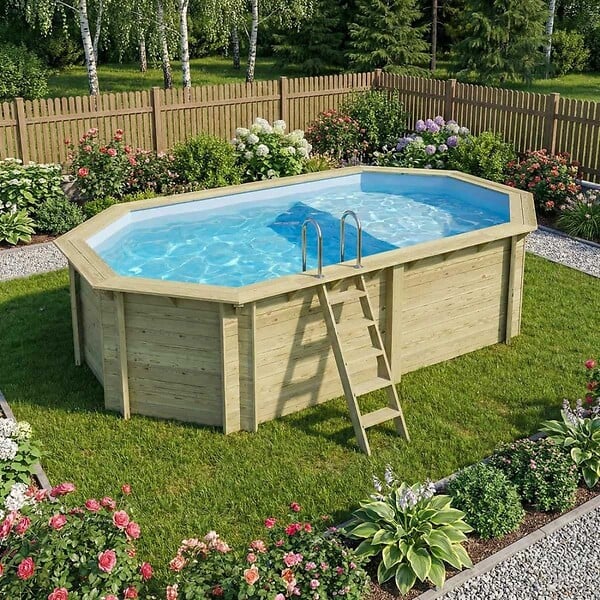 ALTANKA - Piscine hors sol en bois NEMO 5.79 x 3.49 - H.1.45 m avec plage, bleu pâle, fixations à visser - BAS7304OSPL+PLA304 - large