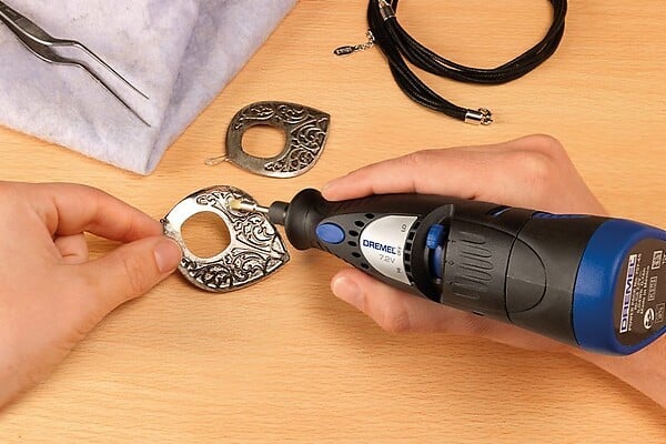 DREMEL - Brosses boisseau laiton - Polissage métaux - 2 pièces 13mm - large