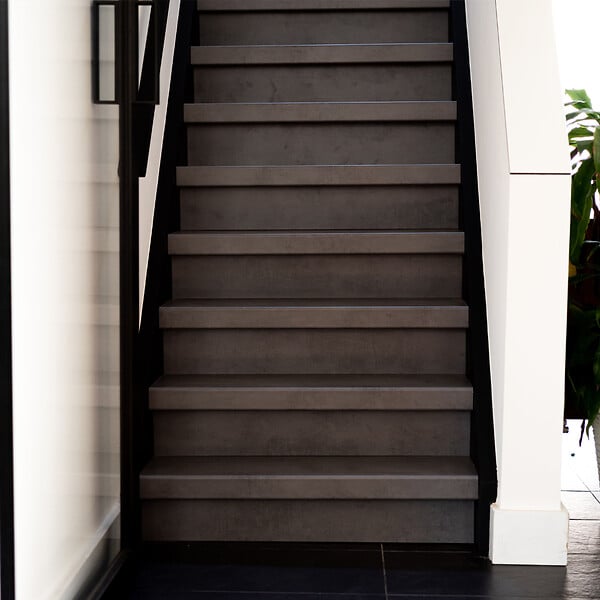 FORESTEA - Lot de 2 bandes de chant rénovation d'escalier stratifié dark grey 60 x 400 mm . - PEFC 70% - large