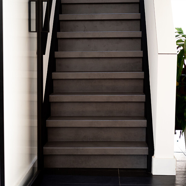 FORESTEA - Marche rénovation d'escalier stratifié dark grey 1300 x 380 x 56 mm - PEFC 70% - large